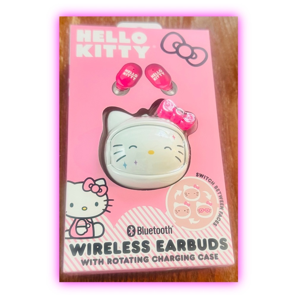 Hello Kitty Bluetooth Wireless Earbuds with Rotating Charging Case NWT